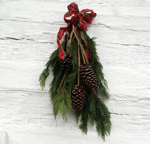 Appomattox Garden Club decorates Appomattox Court House National Historical Park