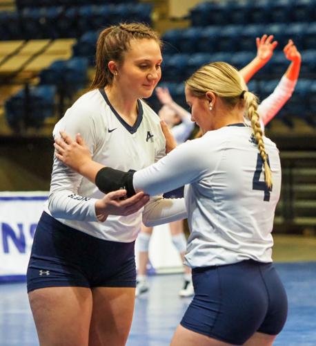 Epic comeback earns Raiders state volleyball title!