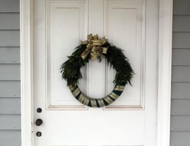 Appomattox Garden Club decorates Appomattox Court House National Historical Park