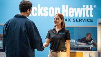 Cómo los contribuyentes que trabajan por cuenta propia pueden maximizar su devolución de impuestos