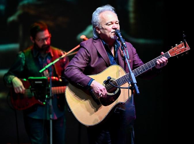 Former Statler Brother gives Christmas concert at ACHS