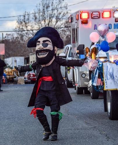 Appomattox holds 30th annual Christmas parade, lighting ceremony